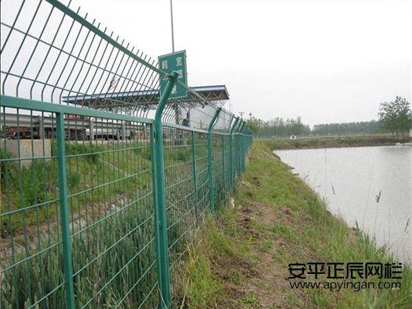 水源地護欄網(wǎng)高標準搭建