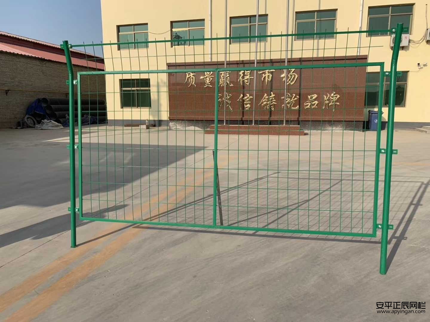 框架護(hù)欄網(wǎng)的特點和優(yōu)點