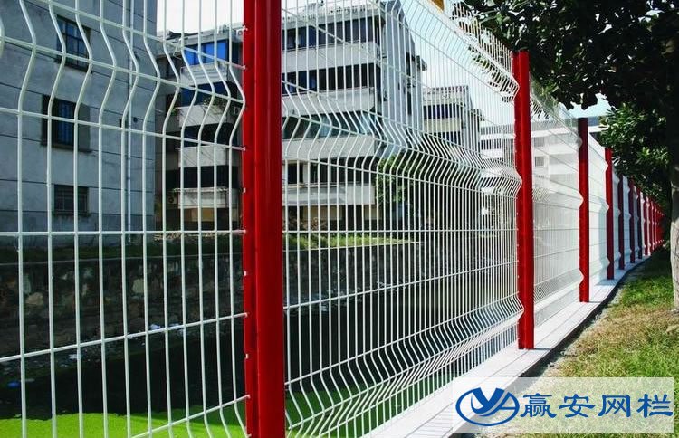 三角折彎護(hù)欄網(wǎng)