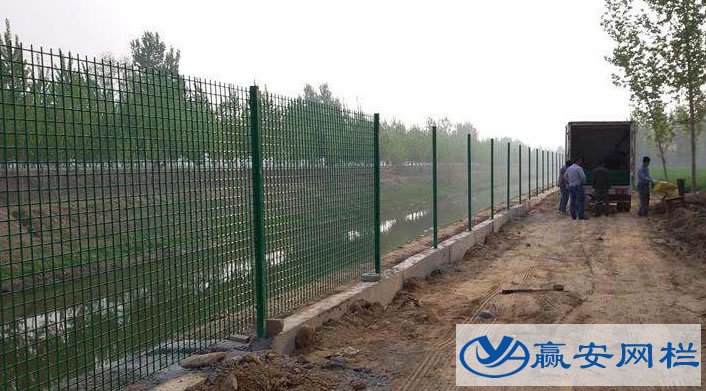 水渠河道護(hù)欄網(wǎng)