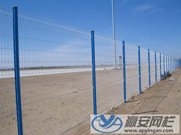 折彎式鋼絲網(wǎng)護欄 鋼絲網(wǎng)護欄