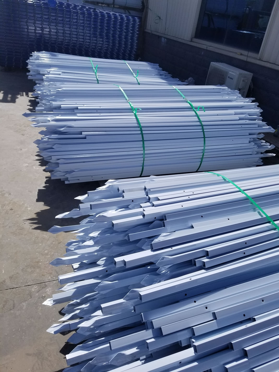 散裝鋅鋼護(hù)欄 散裝鋅鋼護(hù)欄