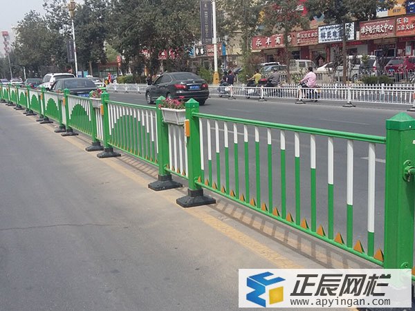城市道路護(hù)欄