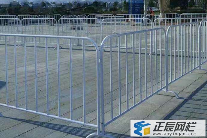 鐵馬護(hù)欄效果圖