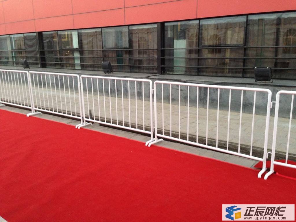 鐵馬護(hù)欄圖片