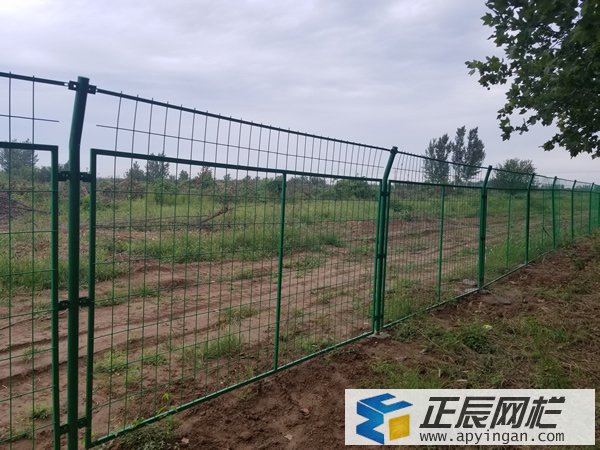 鐵絲網(wǎng)護(hù)欄