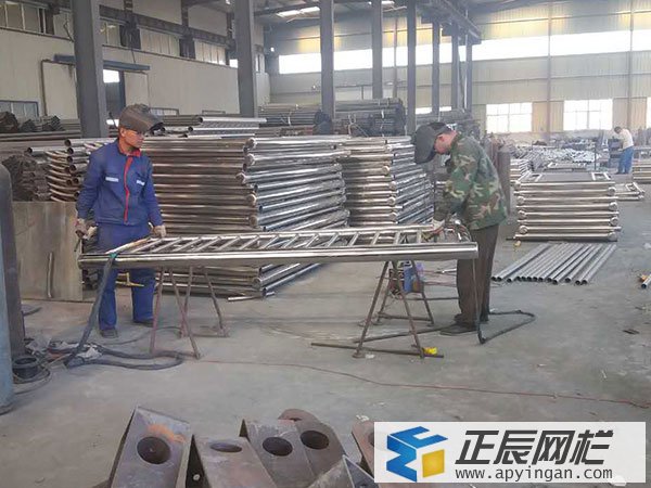 西安馬路護(hù)欄