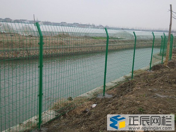 水庫(kù)防護(hù)欄圖片1