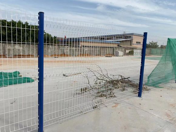 護(hù)欄網(wǎng)價格平均多少錢一米